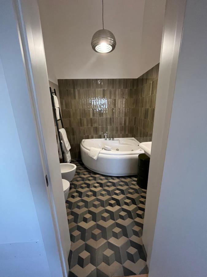 Palazzo Lamantea Boutique Rooms Bisceglie Ngoại thất bức ảnh