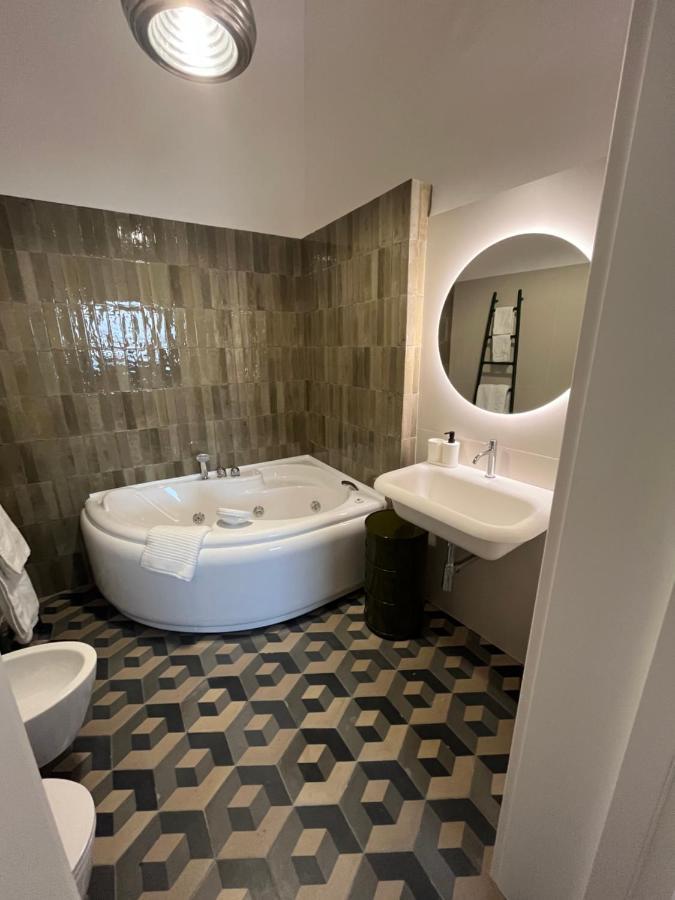 Palazzo Lamantea Boutique Rooms Bisceglie Ngoại thất bức ảnh
